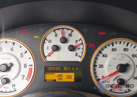 2013 Nissan Titan Pro-4X z USA, uszkodzony, nr VIN 1N6BA0EC6DN300477